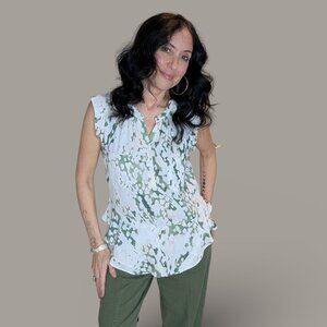Mossimo V-Neck White and Sage Floral Peplum Top - Small